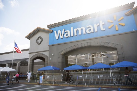 Image: Walmart Sales Soar On Consumer Stockpiling And Shift To Online