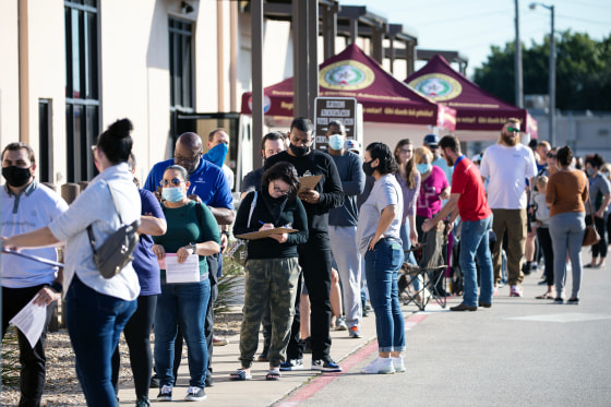 Image: Texans Casts Their Vote On Last Day Of Early Voting In The State