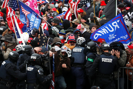 Image: Supporters of U.S. President Donald Trump gather in Washington