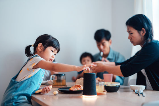 Curious Young Girl Using Smart Speaker While Having Breakfast With Her Family. These are the best smart speakers of 2021 according to experts. Shop bestselling smart speaker models from Bose, JBL, Sonos and more.