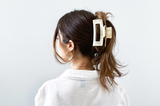 Hair clips on trend online