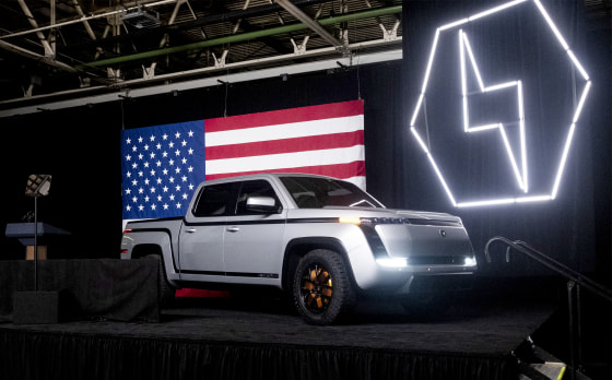 Image: The Lordstown Motors Corp. Endurance electric pickup truck sits on stage during an unveiling event in Lordstown, Ohio, on June 25, 2020.