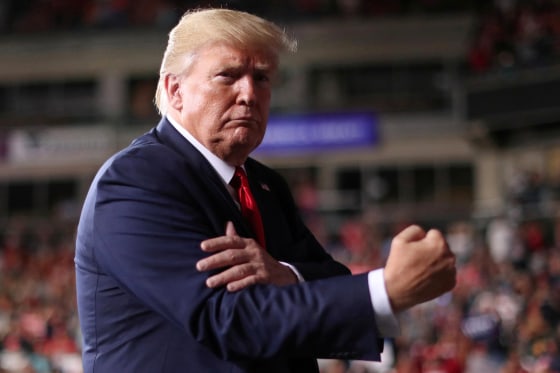 Image: President Trump rallies with supporters in Manchester, New Hampshire