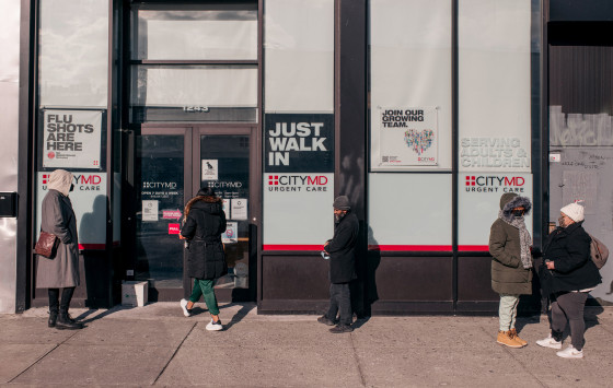 Image: New Yorkers wait to be tested for Covid-19 at CityMd in Brooklyn on Jan. 10, 2022.