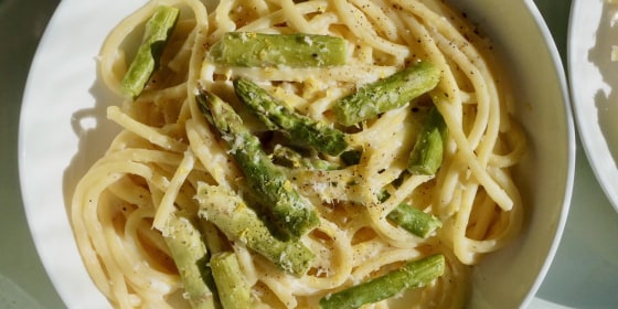 Lemon Ricotta Pasta With Asparagus