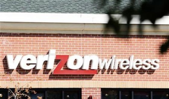 Analysts view Verizon Wireless as the most likely winner of a nationwide piece of the airwaves called the "C" block that attracted a $4.74 billion high bid.