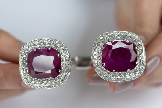 Marie Antoinette's Diamonds Head to Auction
