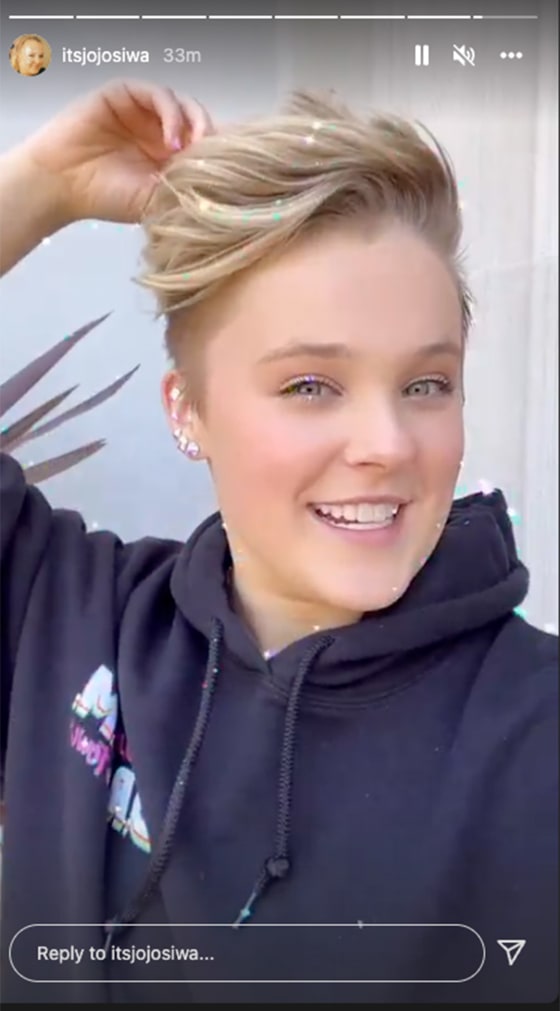 JoJo Siwa Chops Off Ponytail – See Her Gorgeous New Hairstyle!