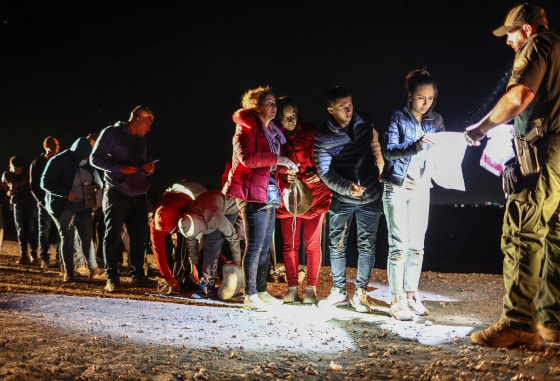 Image: Migrant Border Crossings At The Southern Border Continue As Judge's Title 42 Ruling Looms