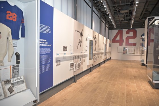 New DC exhibit celebrates 75 years since Jackie Robinson's