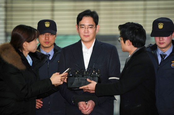 Image: FILES-SKOREA-POLITICS-SCANDAL