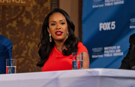 News anchor Jeannette Reyes