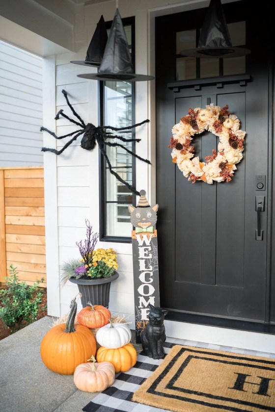 Halloween Decor Idea- Paper Straw Wreath - Keeping it Simple