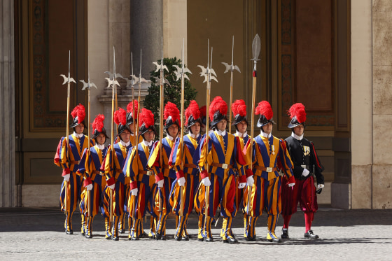 World's smallest army seeks 25 men to guard the pope. Must be Catholic ...