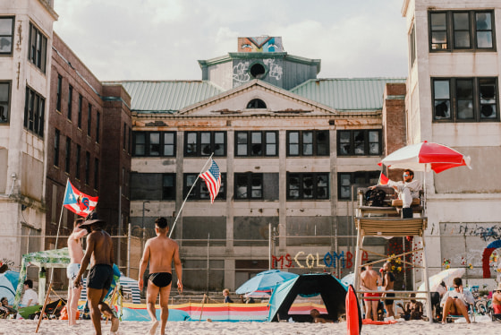 Beachgoers in Riis Beach