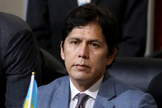 Kevin de León at the Los Angeles City Council meeting on Oct. 11, 2022.