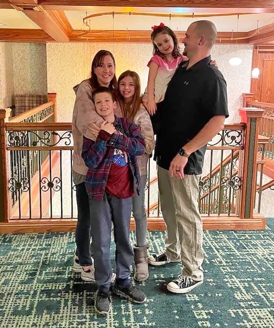 Heather y Jack Krings con sus hijas Delaney, 4, Brooklyn, 12, y su hijo Carson, 10.