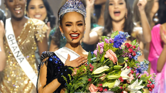 Miss Universo R’Bonney Gabriel en la coronación. 