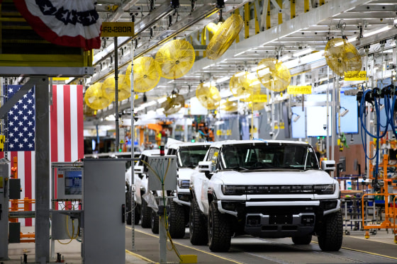 GM offers buyouts to ‘majority’ of U.S. salaried workers