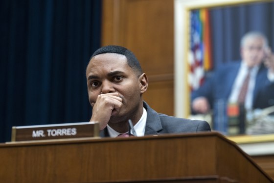 After SVB collapse, some lawmakers weigh having regulators watch TikTok and Twitter for bank panics
