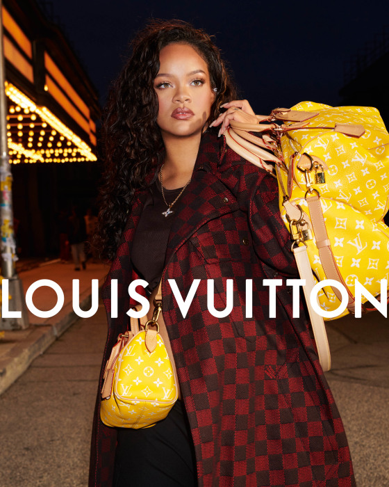 Rihanna and Louis Vuitton Miroir Alma bag gallery