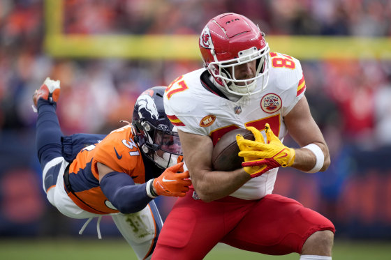 Chiefs lose, and Travis Kelce has a tough day in Taylor Swift's absence
