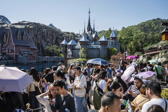 Hong Kong Disneyland World Of Frozen Opening