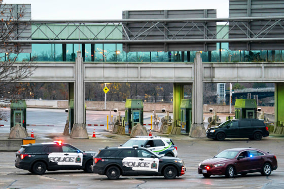 Canada rainbow bridge security