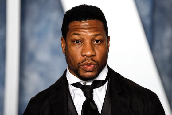 Jonathan Majors assault trial starts with competing versions of a back ...