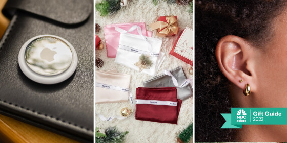 Last-minute gift options that are under $25 include fuzzy slippers, a wine opener, a lip mask and more.