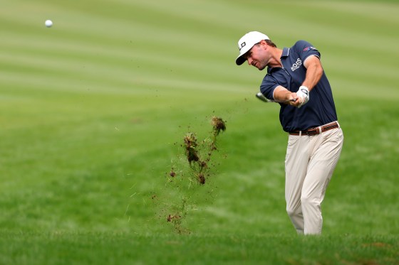 Pro golfer Austin Eckroat gets penalty stroke after 20-foot putt 