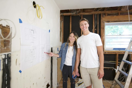 'Small Town Potential' Stars First Female Queer Hosts on HGTV