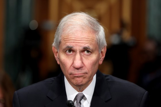 FDIC Chair Martin Gruenberg to resign after damning workplace ...