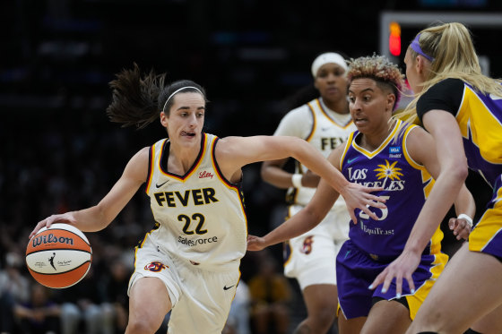 Indiana Fever beat L.A. Sparks, Caitlin Clark's first WNBA win