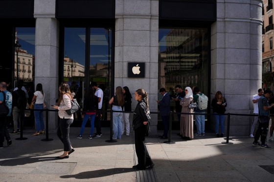 Apple Inc.'s iPhone 15 Launches in Madrid