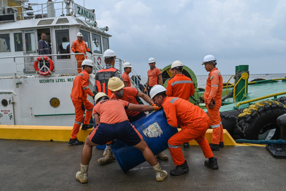 A Philippine-flagged tanker carrying 1.4 million litres of industrial fuel oil capsized and sank off Manila on July 25, authorities said, as they raced against time to contain the spill. 