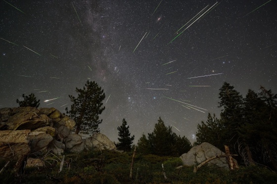 La lluvia de meteoros de las Perseidas.