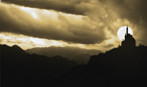 35 Ghost Quotes to Thrill and Chill You