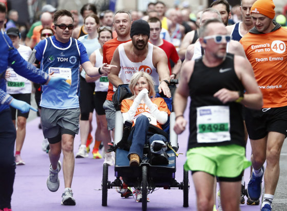 Colin Farrell Finishes Marathon While Pushing Friend In Wheelchair