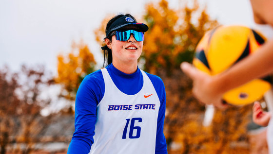 'Goth' Volleyball Player Nora Hayd Goes Viral For Team Photo. Here's