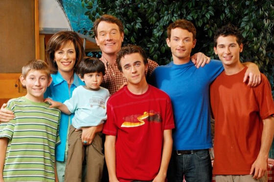 MALCOLM IN THE MIDDLE, from left: Erik Per Sullivan, Jane Kaczmarek, James/Lukas Rodriguez, Bryan Cranston, Frankie Muniz, Christopher Masterson, Justin Berfield, (Season 7), 2000–2006. 