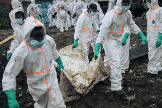 At least 700 people have been killed and 2,800 people injured since Sunday in intense fighting in Goma, the capital of the Democratic Republic of Congo's North Kivu province, a UN spokesman said Friday.