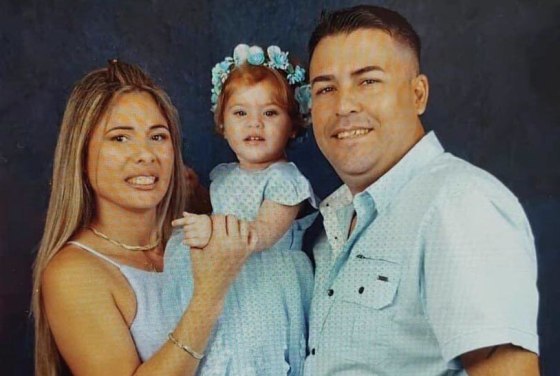 Heidy Sánchez with her husband, Carlos Valle, and their daughter.