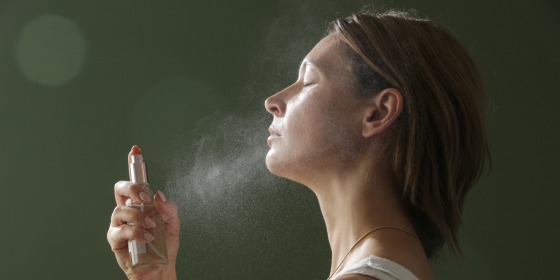 Long before it was used as a skin care product, hypochlorous acid spray was used in clinical settings thanks to its antimicrobial, anti-inflammatory, and tissue-safe properties.
