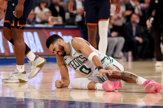Celtics star Jayson Tatum has surgery for torn Achilles