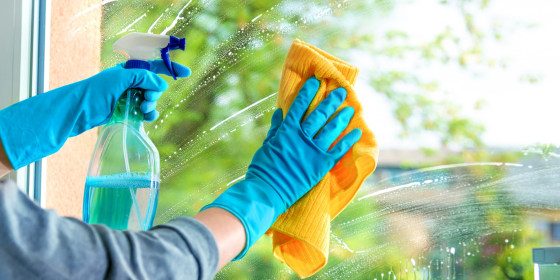 A microfiber cloth is a great tool for cleaning windows because it helps get rid of dust and doesn’t leave streaks. 
