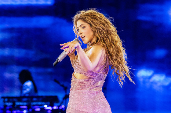 Shakira sings on stage