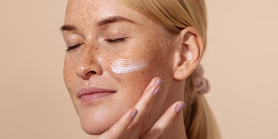 Retinol sandwiching involves applying moisturizer before and after you slick on retinol.
