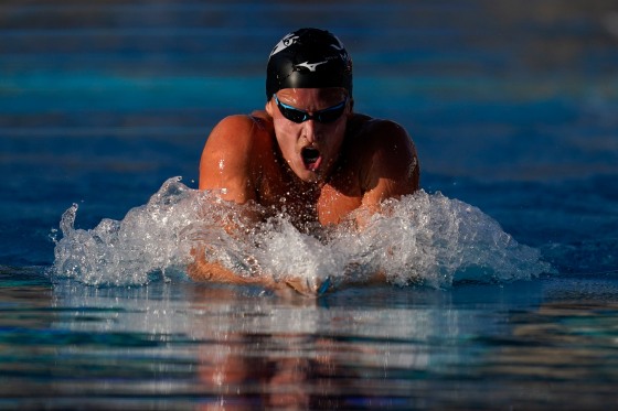Grant House competes in the men's 200-meter IM final