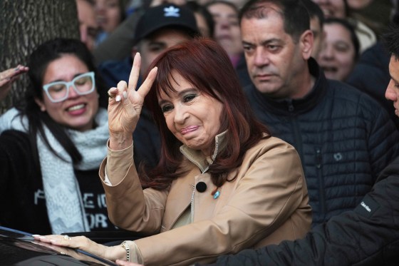 President Cristina Fernandez peace sign gesture